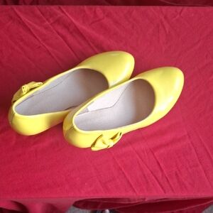 Yellow Women's Shoes with Bow Accent